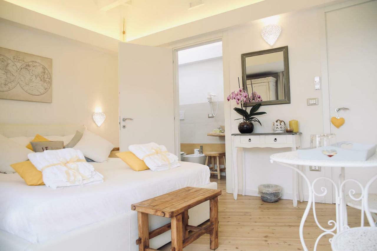 Le Home Rooms Lecce Ngoại thất bức ảnh